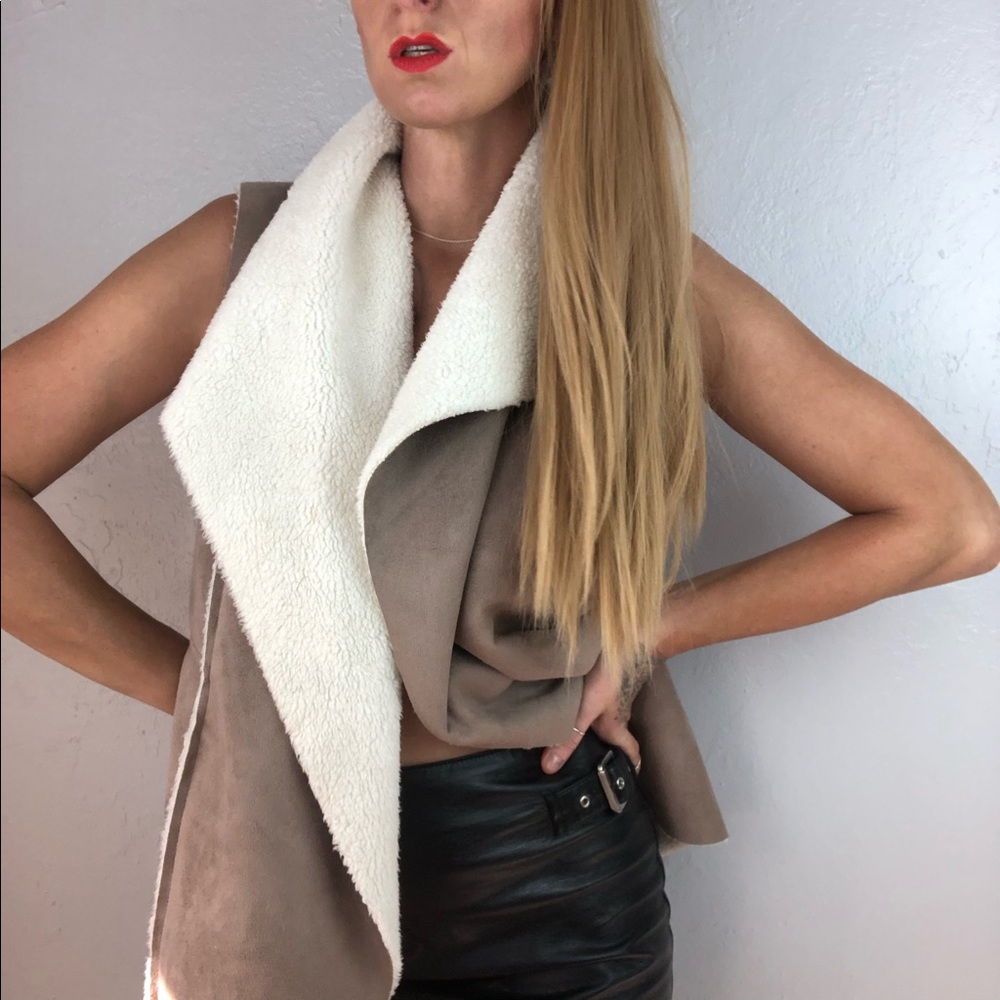 SUSINA Faux Suede & Shearling Cozy Tan Vest Small